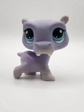 HIPPO #986 - Authentic Littlest Pet Shop - Hasbro LPS Purple Blue Eyes Safari